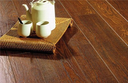 木地板中的强化复合地板该如何选购？