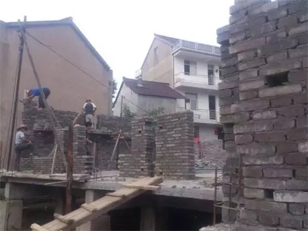 建房自诉：大叔15万建好一层自建房，简单舒适还省钱！